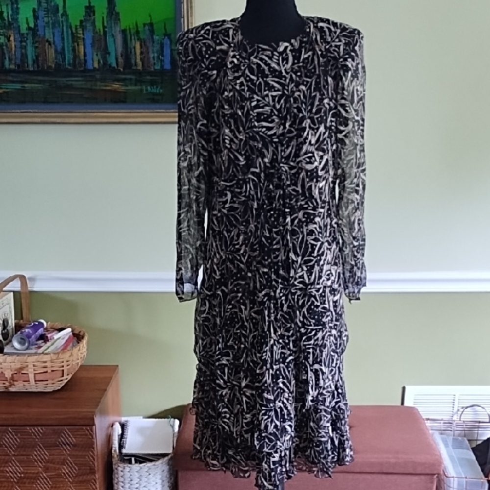 Village Set Monochrome Patterned Long Sleeve Dress